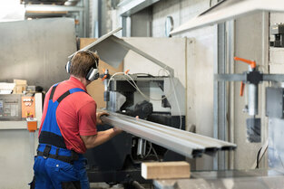 Metallbauer bei der Arbeit